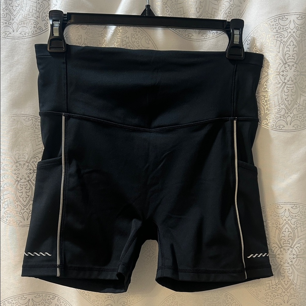 Fabletics Motion 365 + Piped High-Waisted Run Black Women's Bike Shorts Medium - Picture 3 of 12